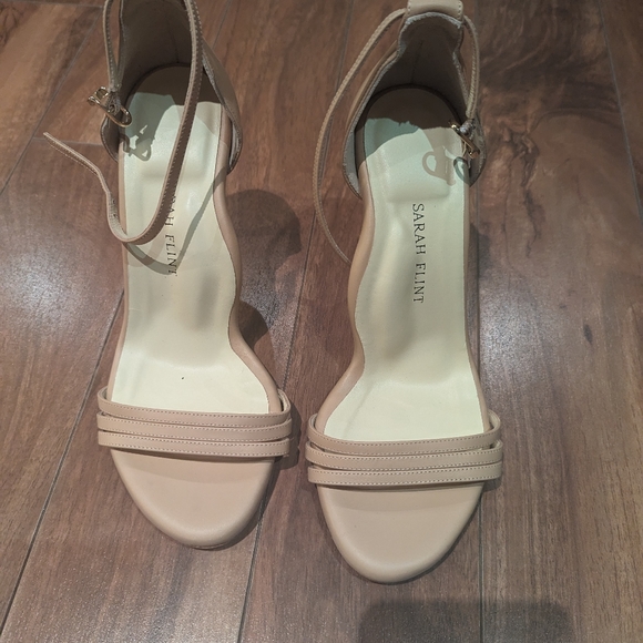 Size 6 shoes - Picture 15 of 16